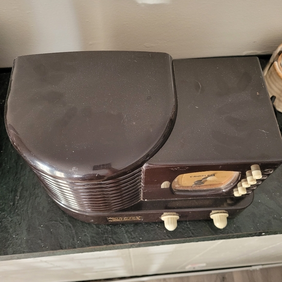 Crosley collector's edition radio - Picture 11 of 12